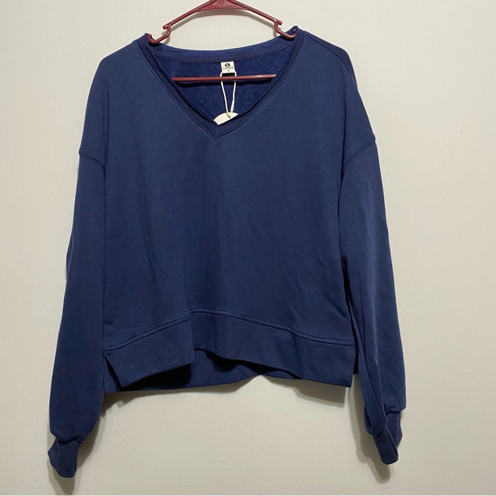 New Beautiful Blue Sweater Size M V-Neck Cropped Slits